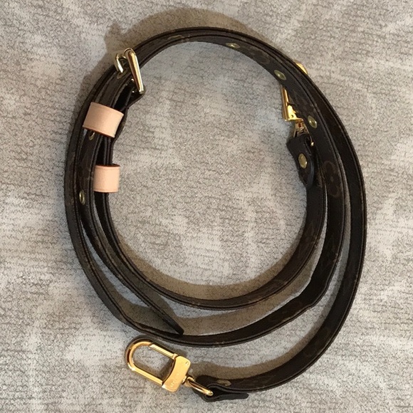 Authentic Vuitton Pochette Accessoires - Picture 6 of 9